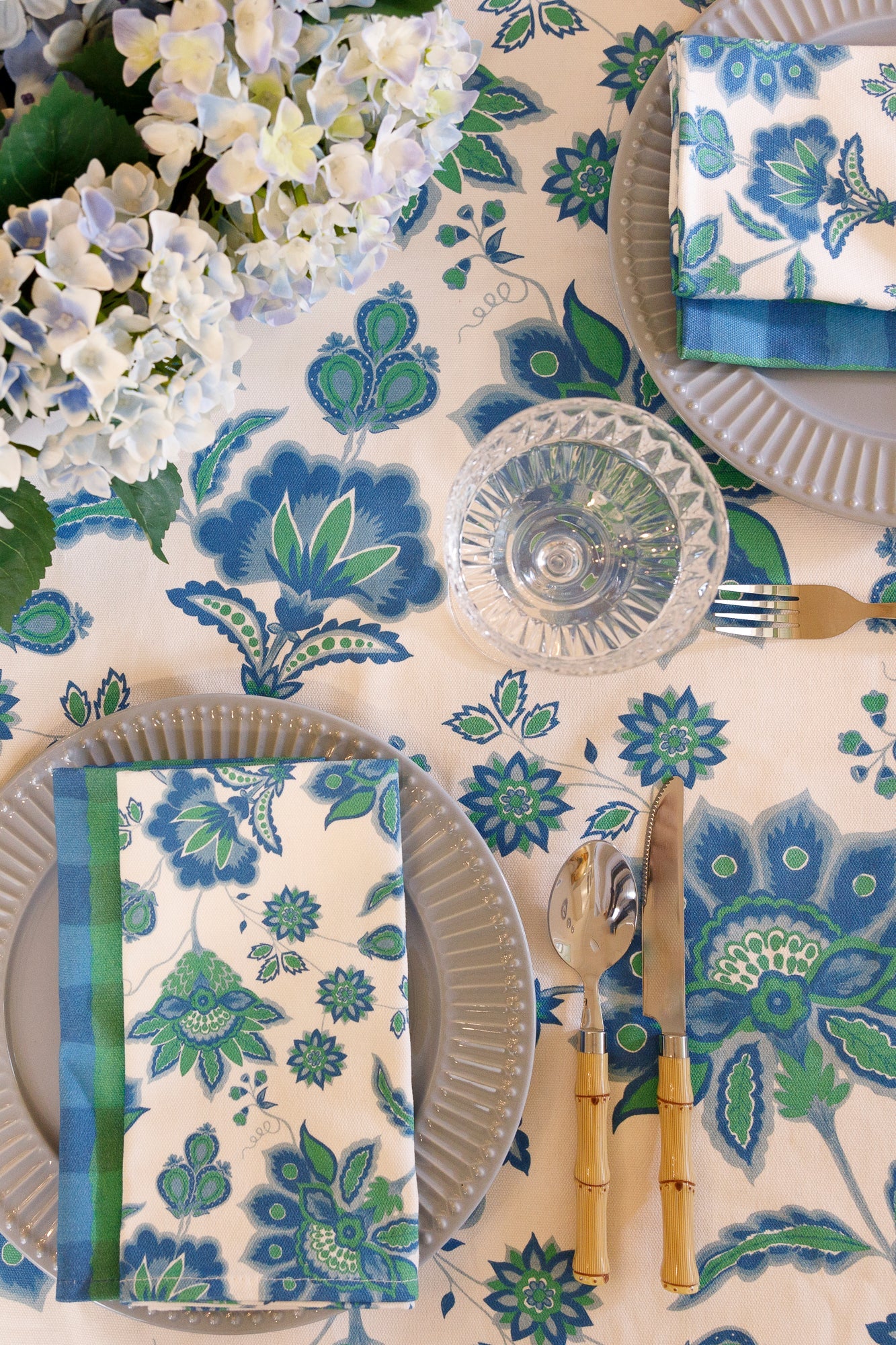 Aurora Tablecloth - Blue/Green On White - Wholesale
