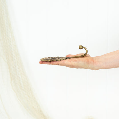 Sunflower Hook - Dark #0320