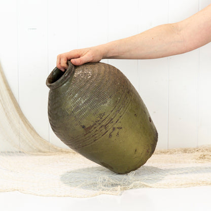 Antique Pots #600