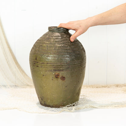 Antique Pots #600