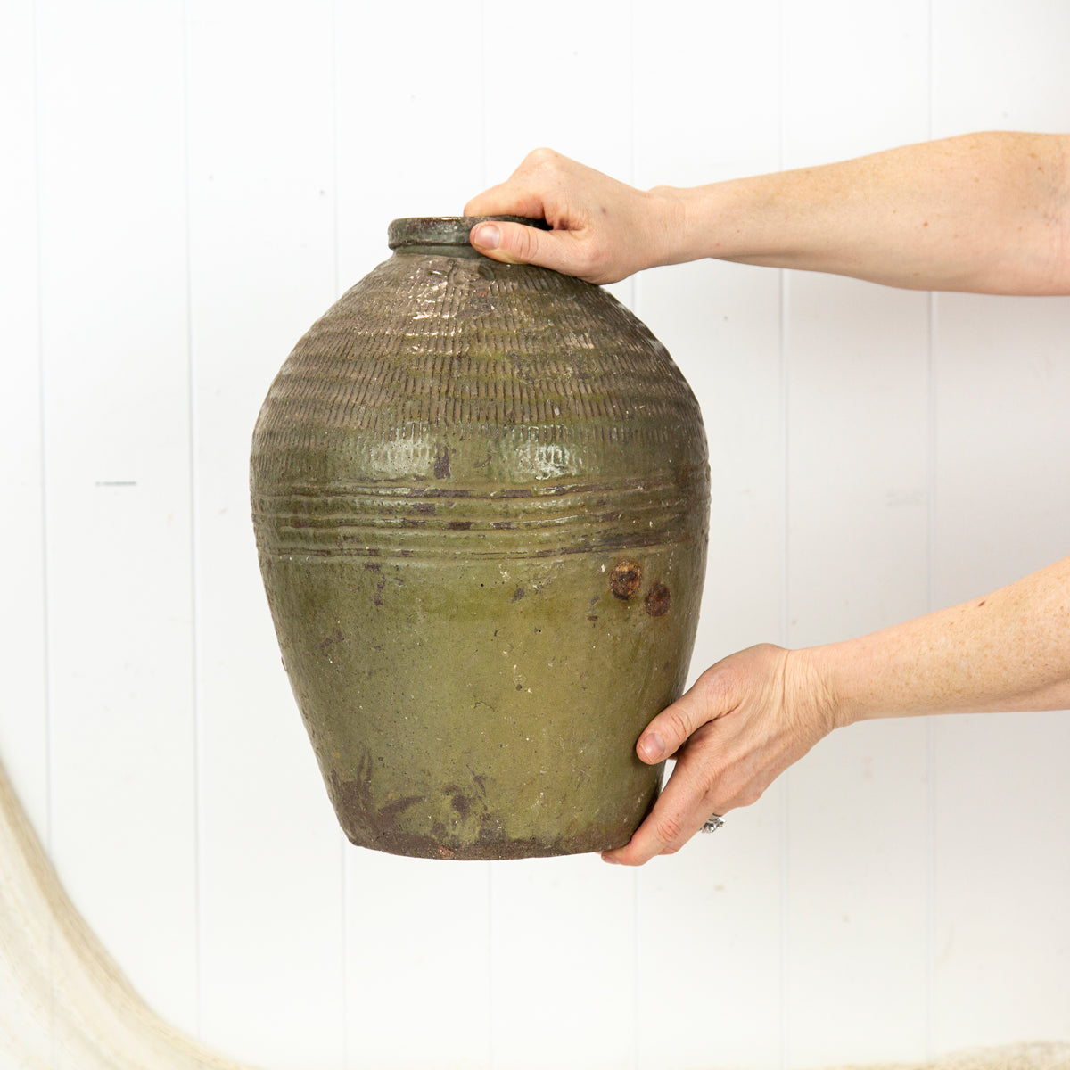 Antique Pots #600