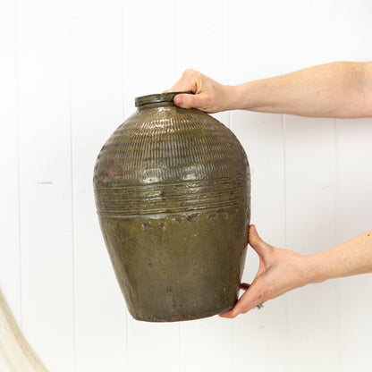 Antique Pots #600