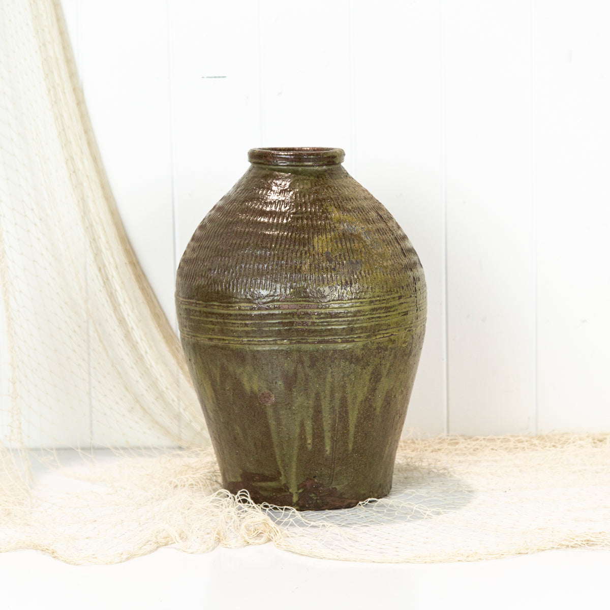 Antique Pots #600