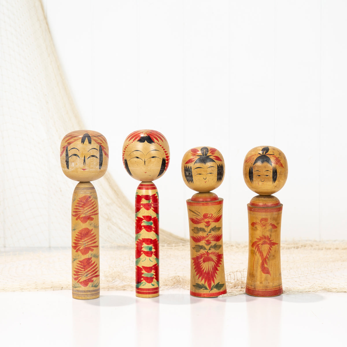 Japanese Kokeshi Dolls (L)