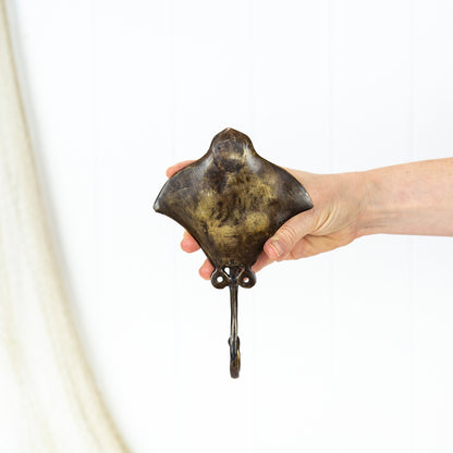 Mantaray Hook - Dark #0285