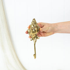 Trumpet Shell Hook #066