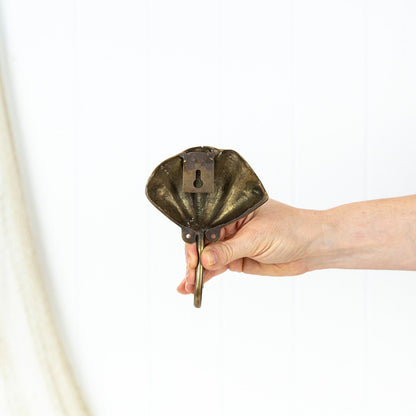 蛤壳钩 - 深色 #0157