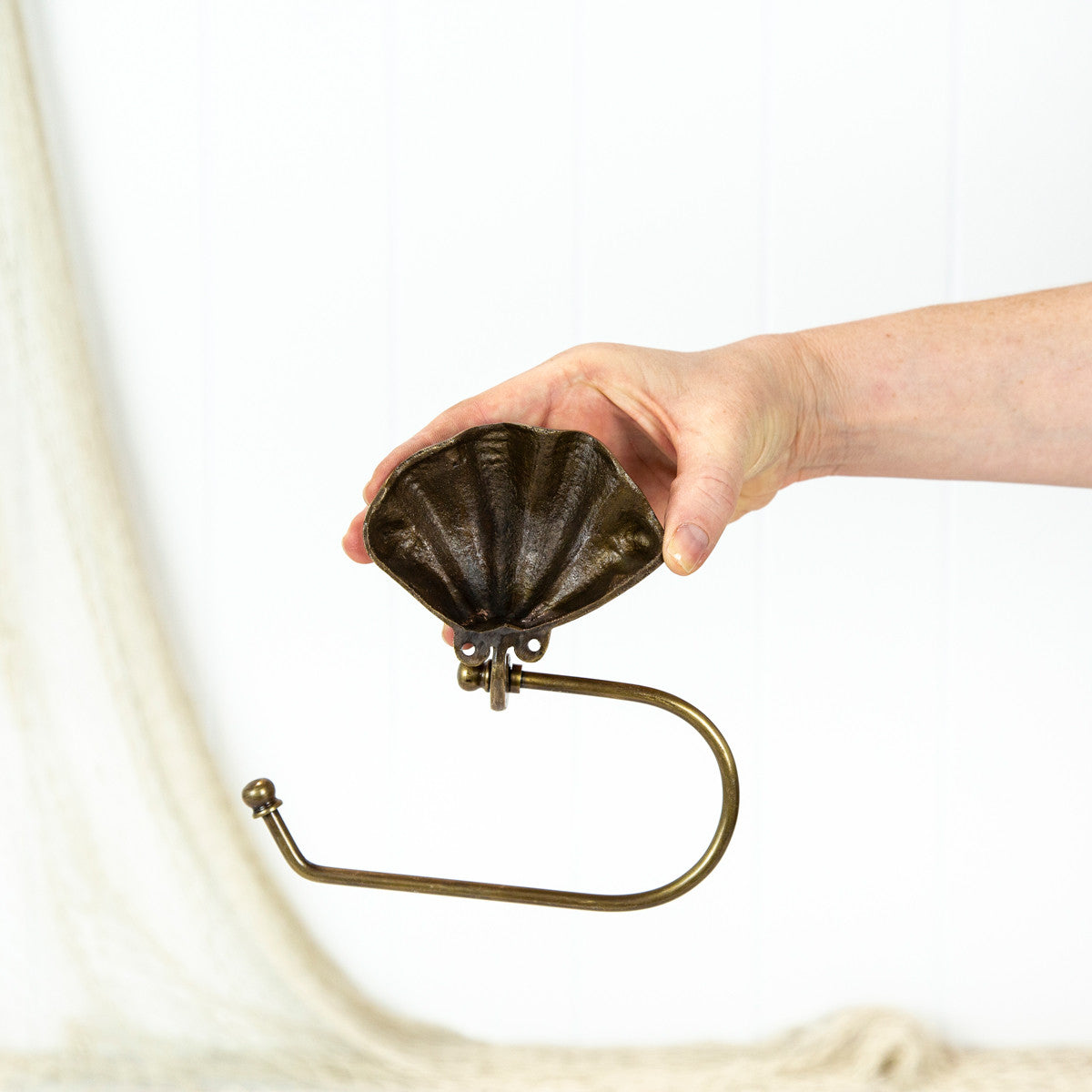 Loo Roll Holder - Clam Shell #0183