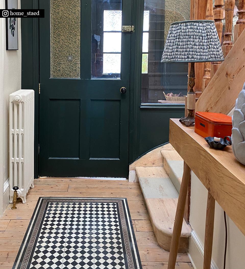 Damka vinyl rug room view