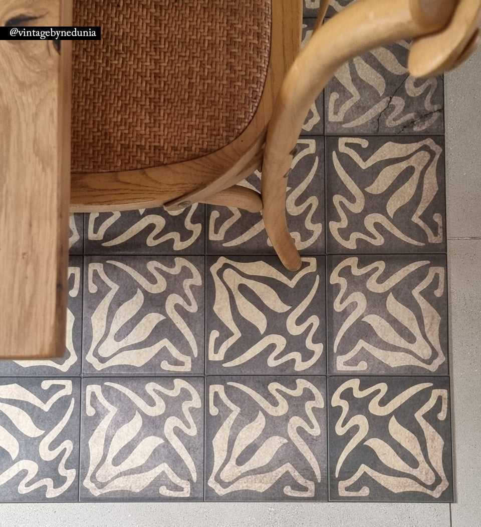 Borgo Lily Smoked Antique Vinyl Rug Alternative View
