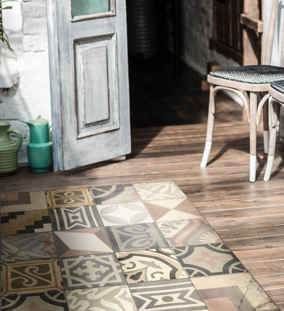 Borgo Eclectic Powder Antique vinyl rug alternate view