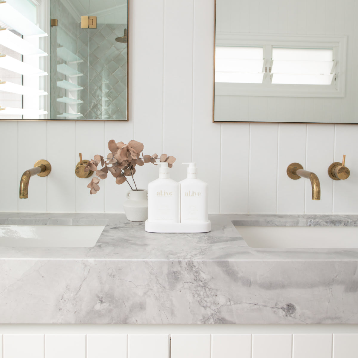 Alive Body Wash & Lotion Duo + Tray Mango & Lychee with tray