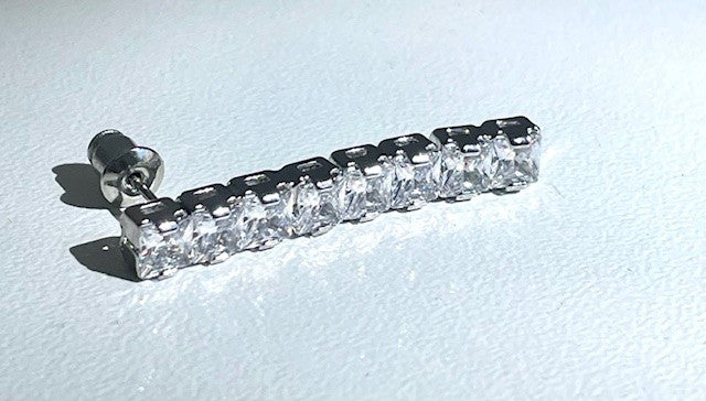 J8Sce 8 Crystal Silver Earring Set