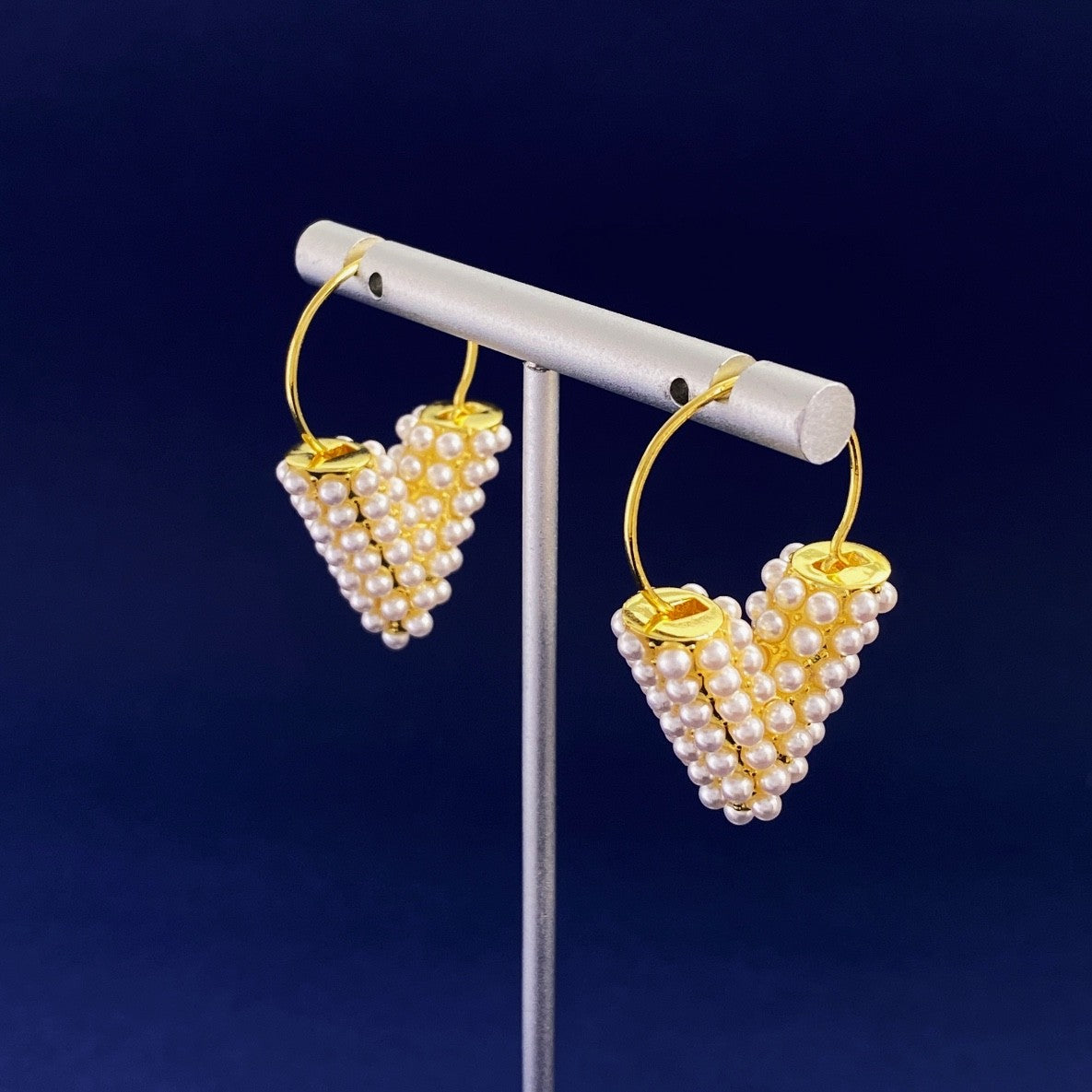 Jgve Gold W/Pearl Studded V Earings