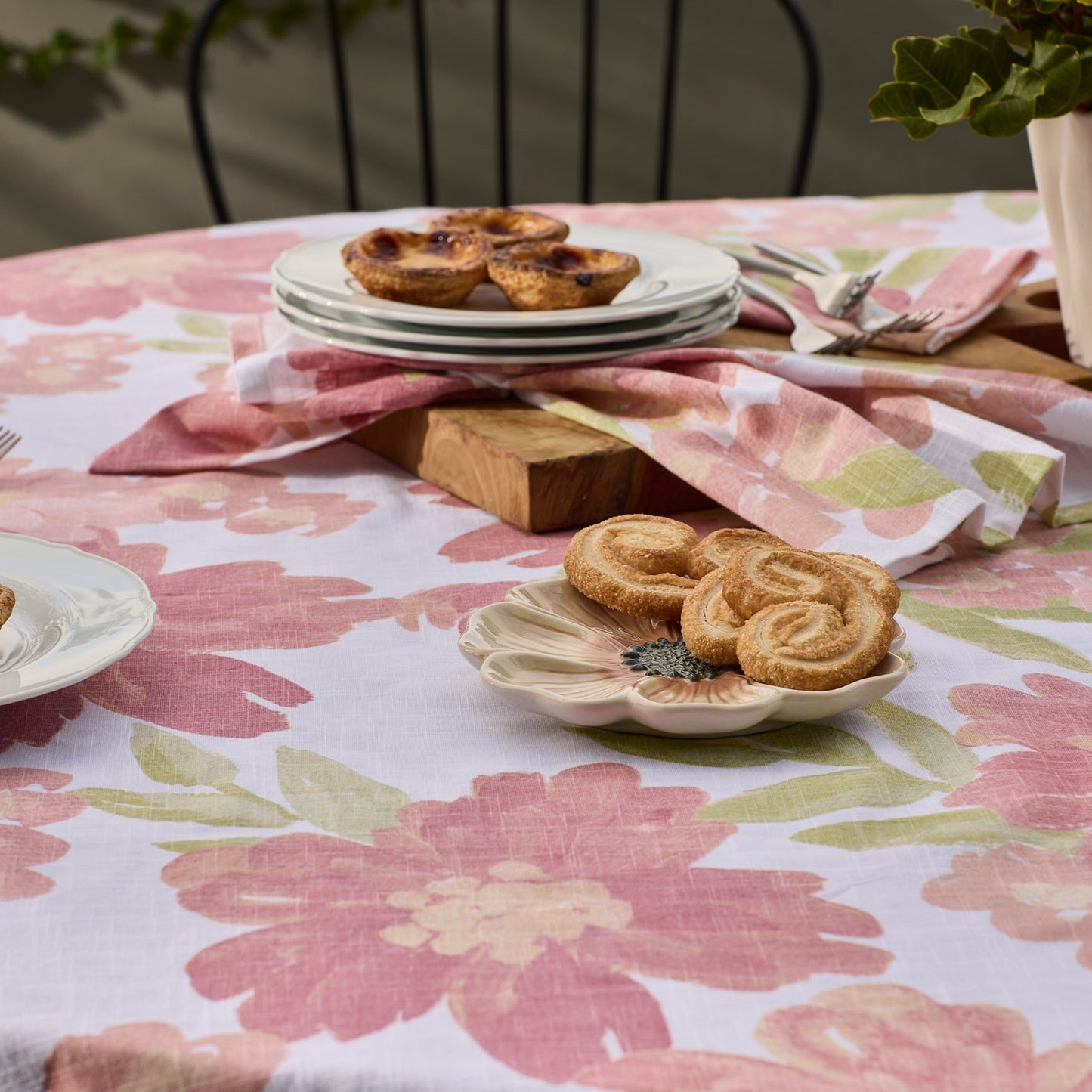 Rosie Large Floral Tablecloth