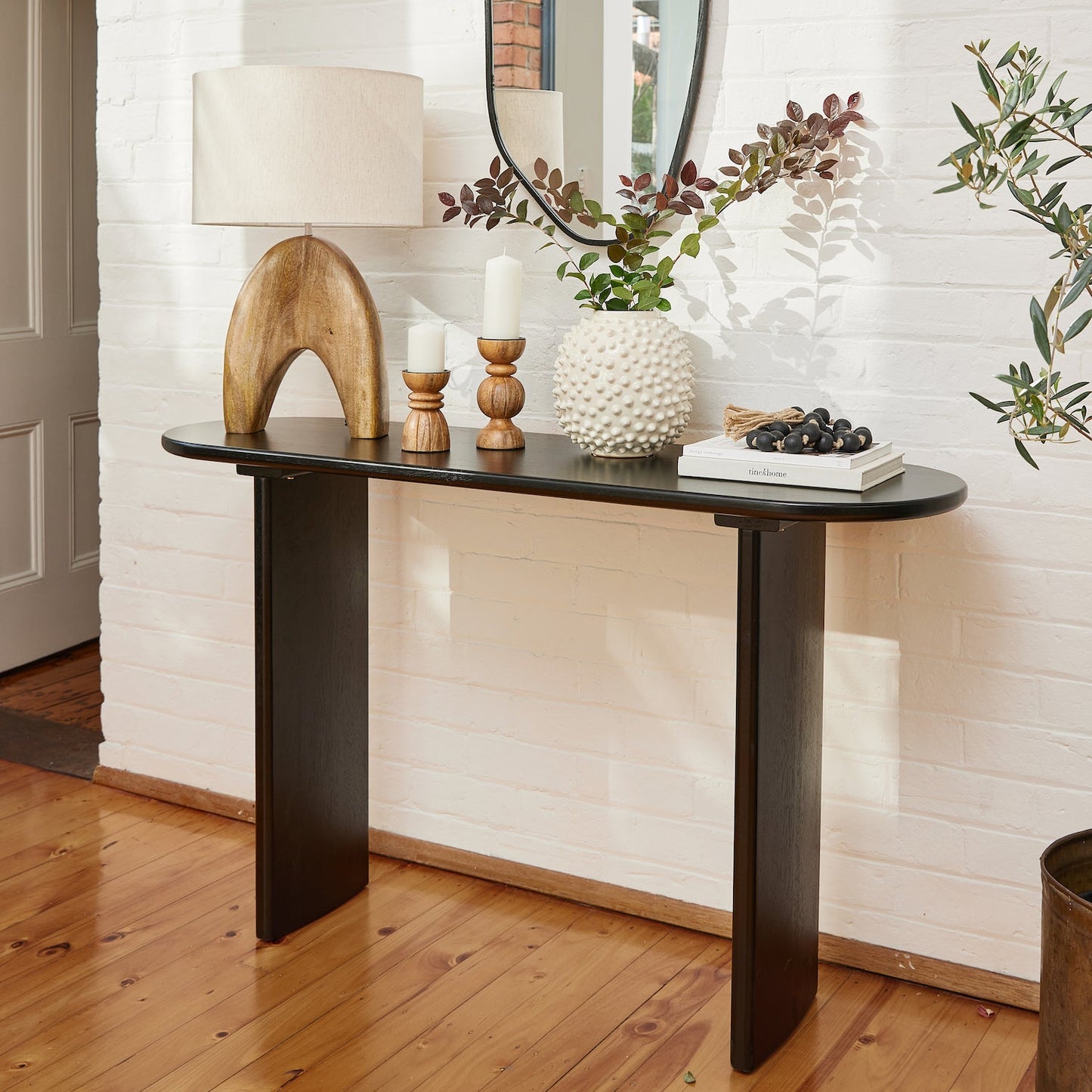 Wilbur Black Console