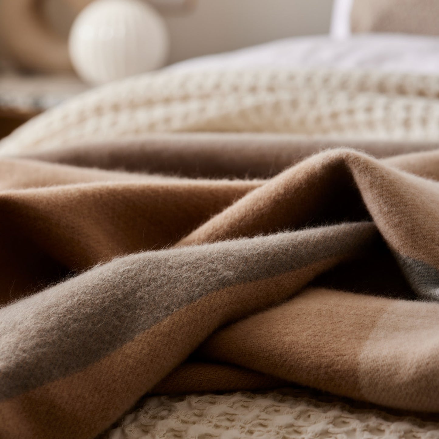 Harley Neutral/Charcoal Throw