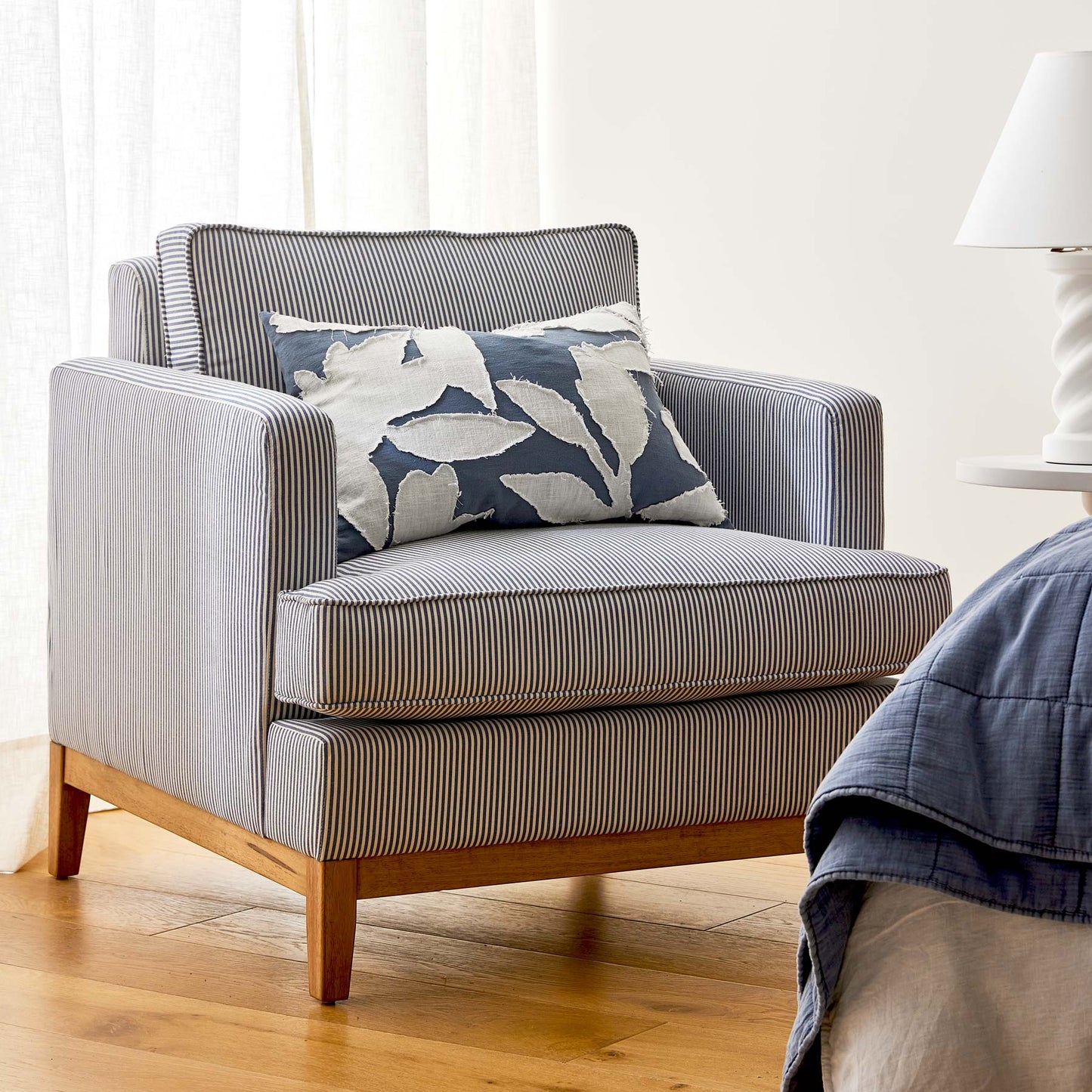 Noah Applique Washed Blue/Off-White Cushion