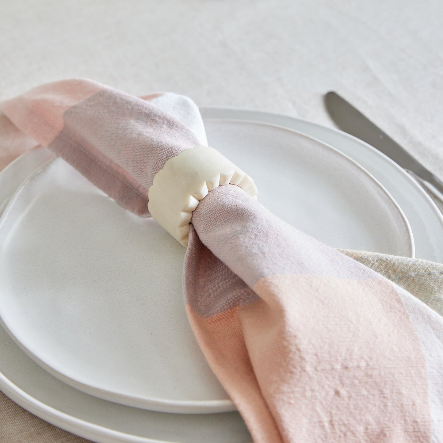 Aries Cream Scallop Napkin Ring Set 4