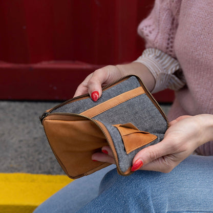 Jean Medium Purse - Tan