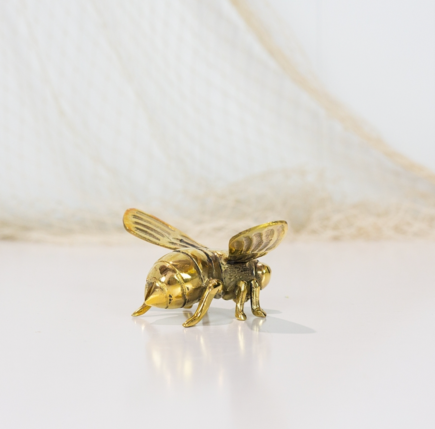 Bee (L) #0165