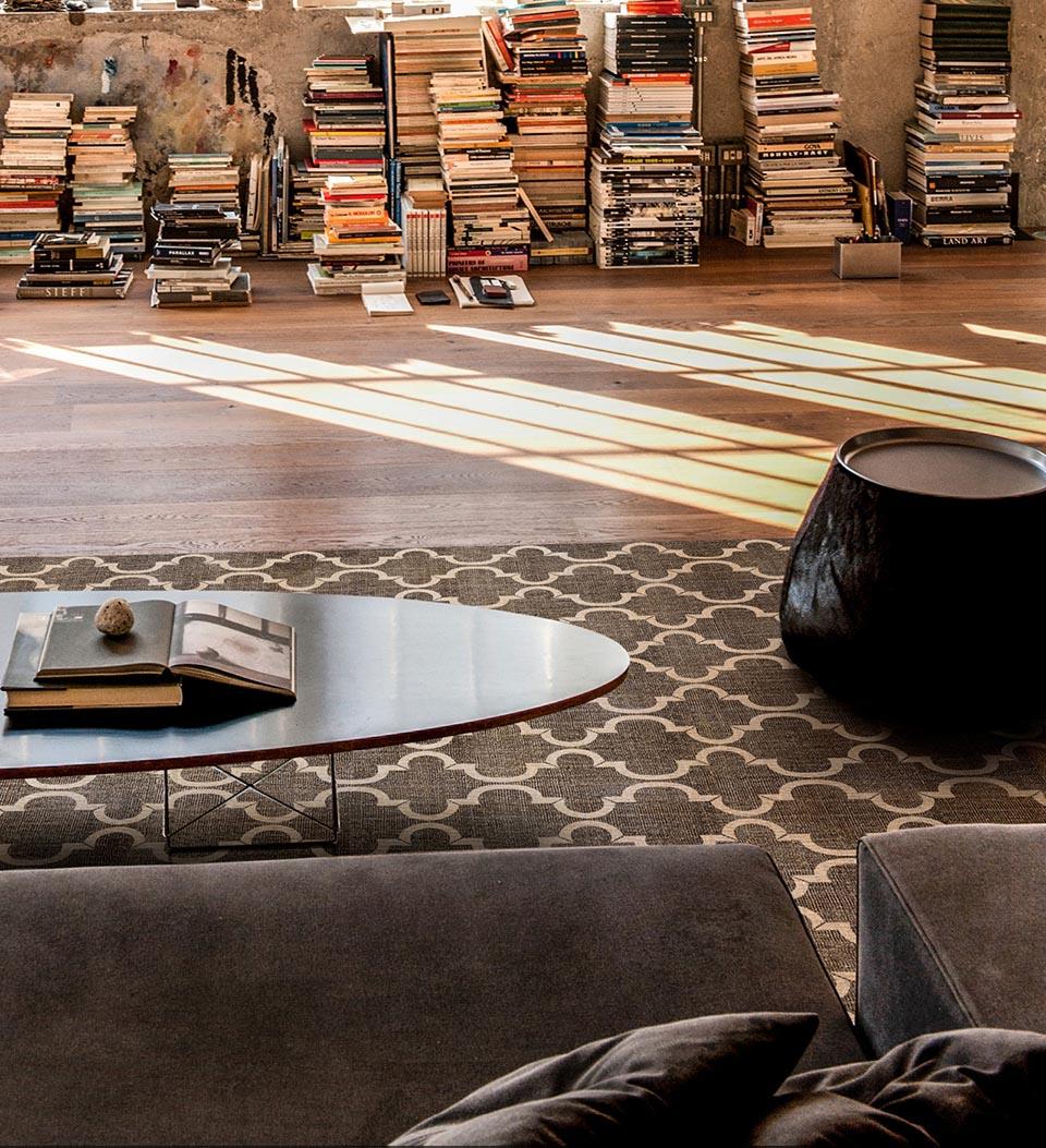 Suzanna Black Vinyl Rug Styled 1