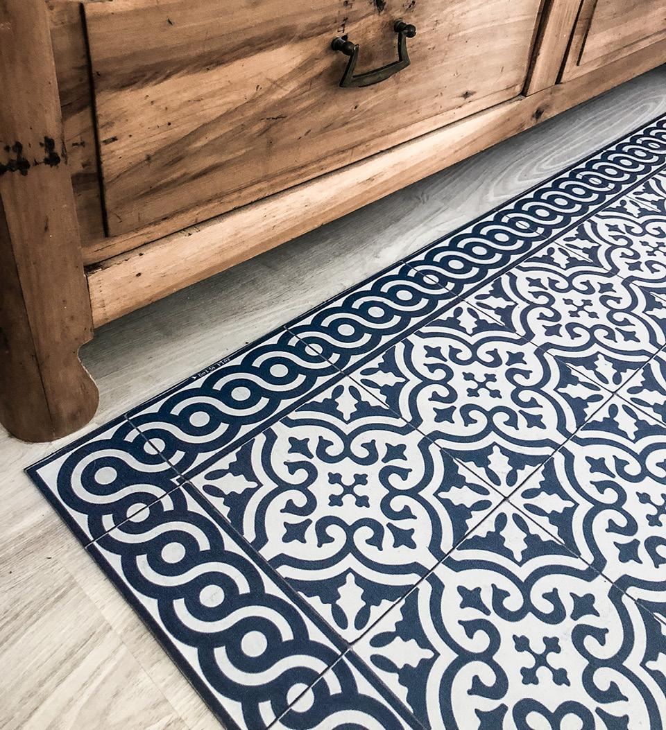 Mountain Indigo Concrete vinyl rug detail