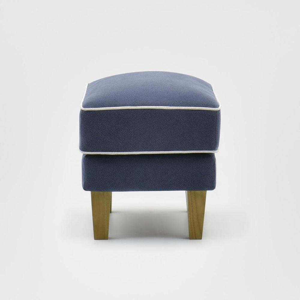 Bondi Hamptons Ottoman Navy W/White Piping