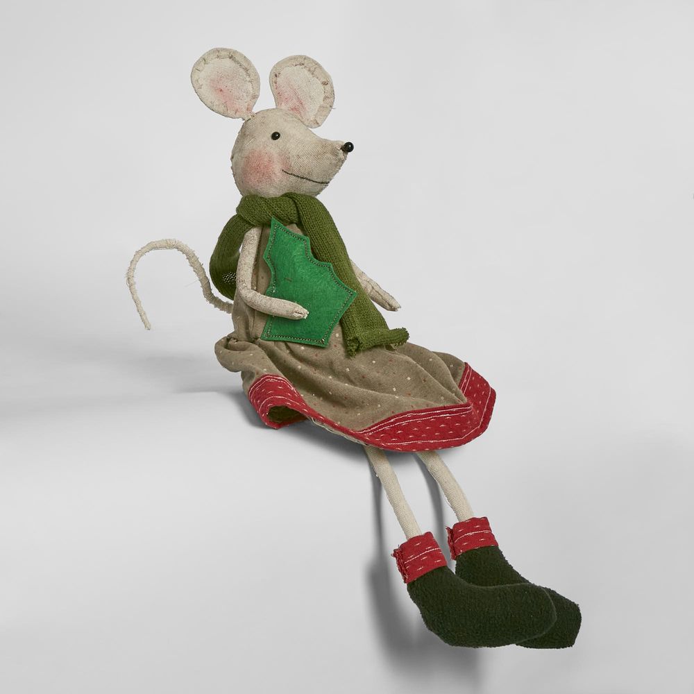 Louise The Sitting Mouse