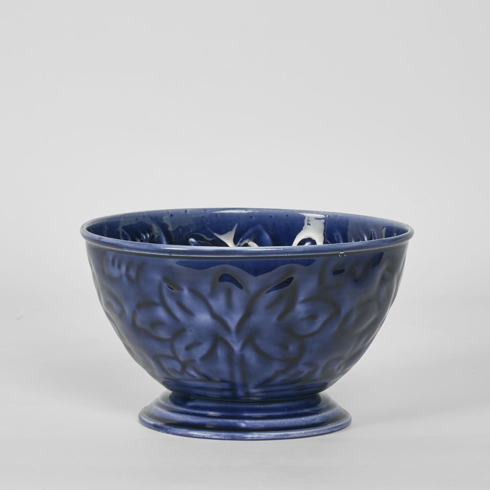 Embossed Footed Enamel Bowl 16Cm