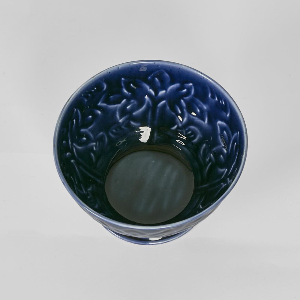 Embossed Footed Enamel Bowl 16Cm