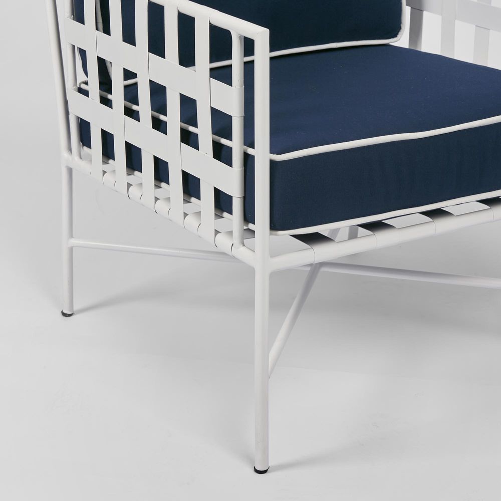 Sheffield Iron Lounge Chair White/Navy -Outdoor