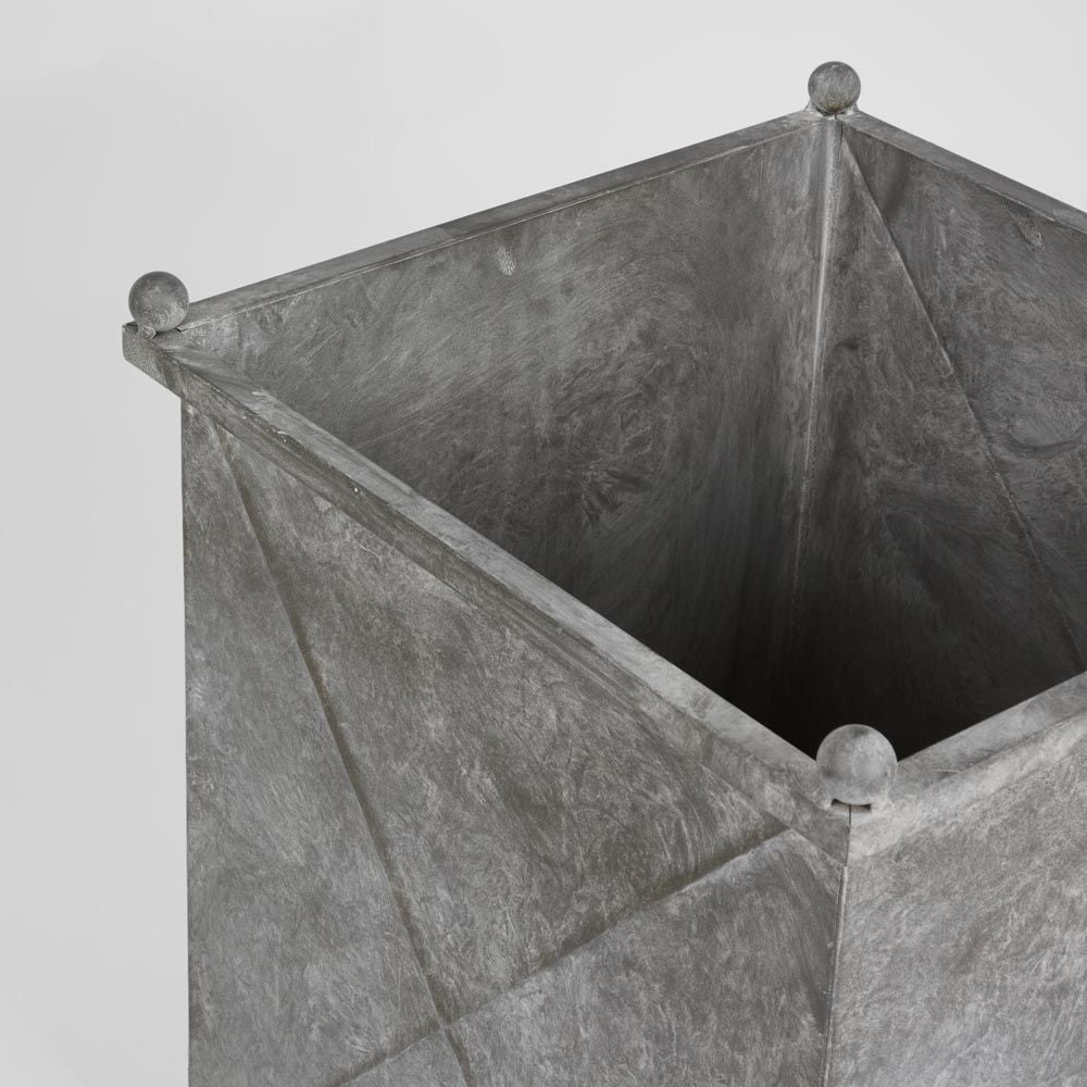 Versailles Planter