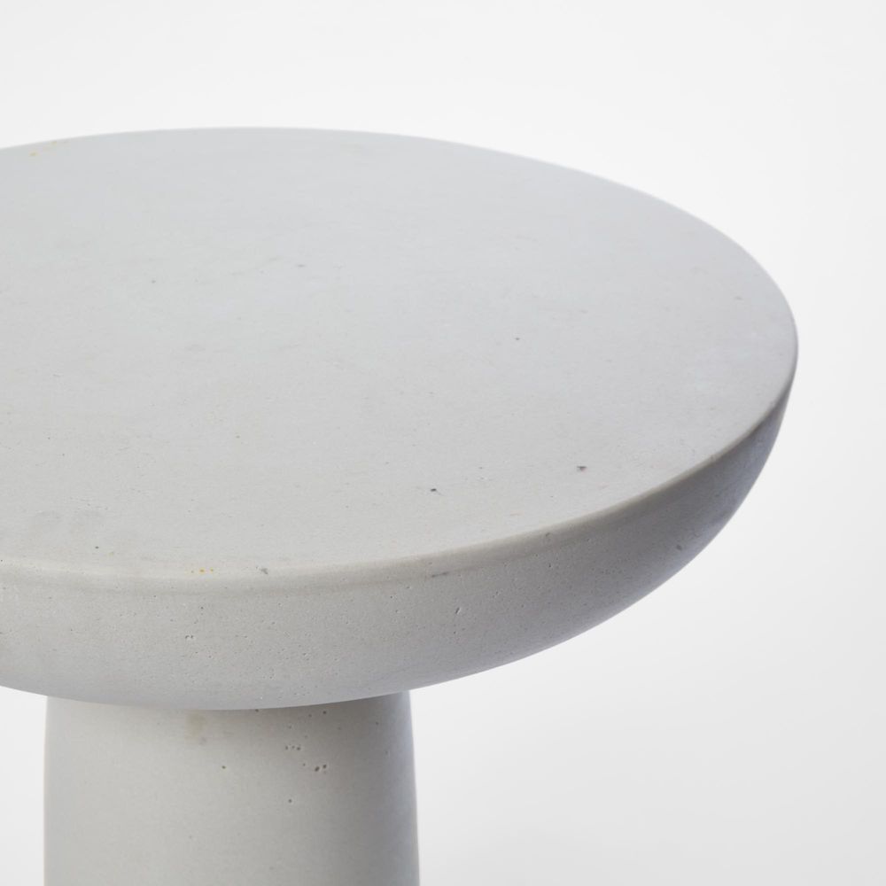 Pablo Side Table Round Sand -Outdoor