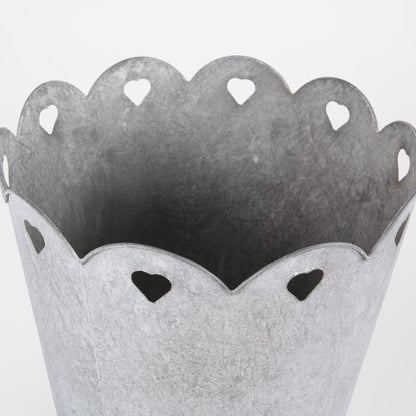 Scalloped Planter With Hearts Set Of Two
