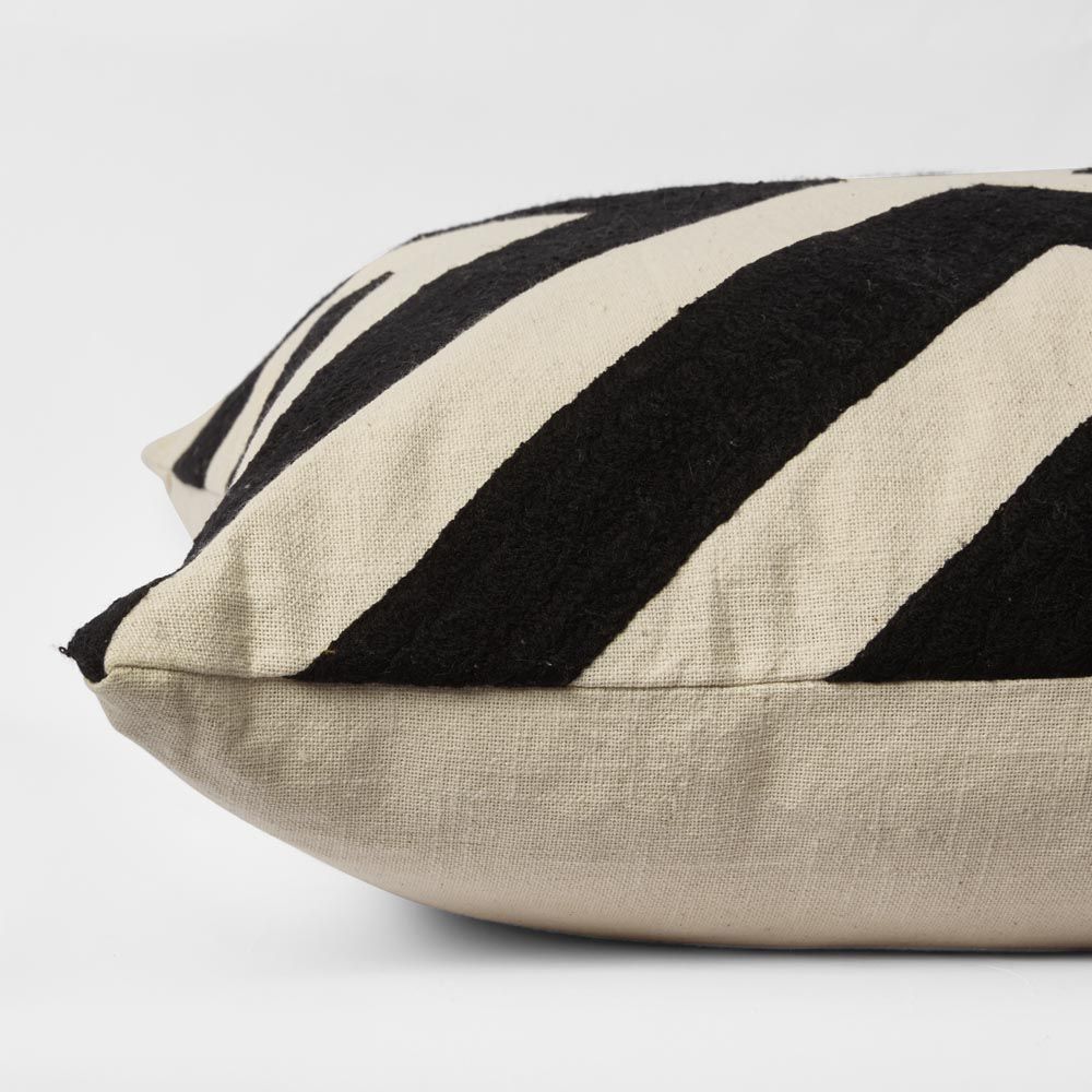 Clifton Cushion Cover 50X50Cm Natural/Black