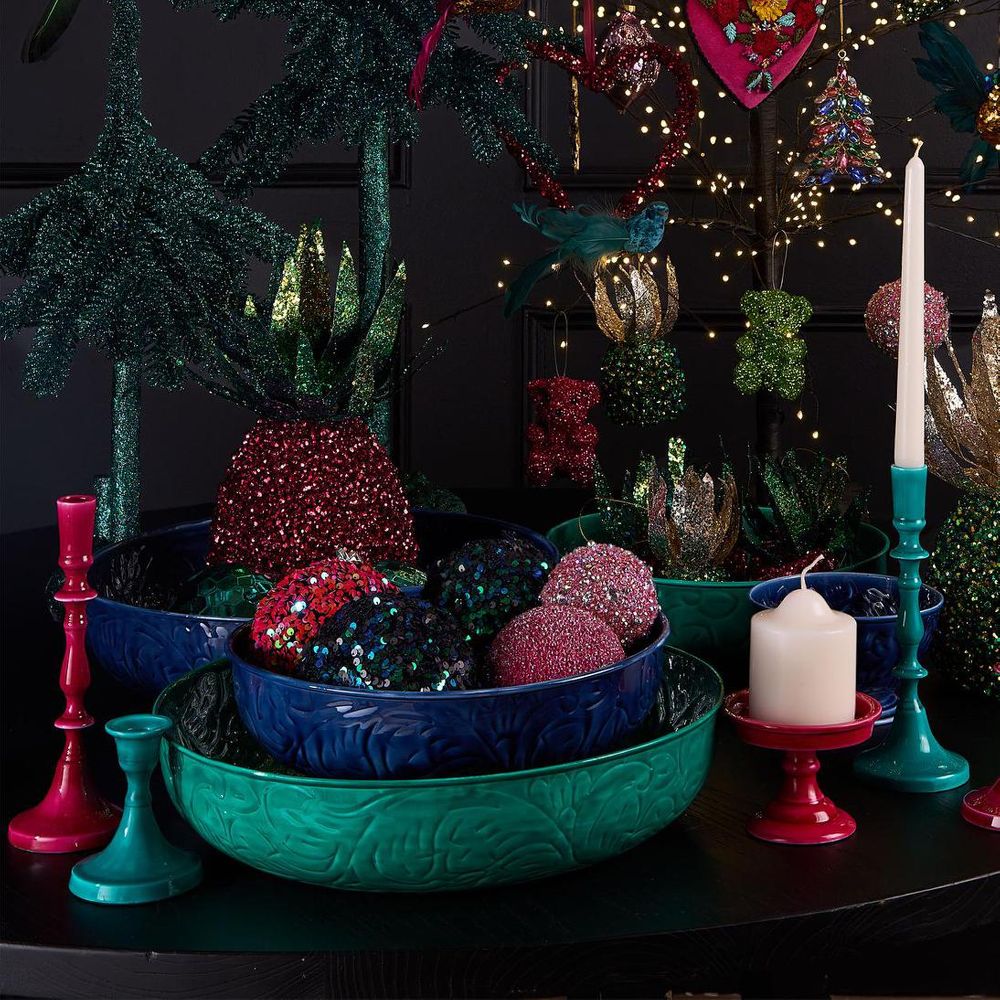 Embossed Enamel Bowl Lge Blue