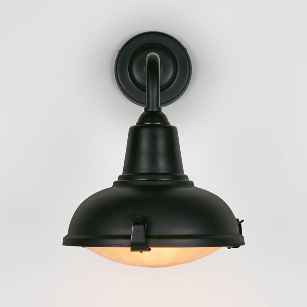 Catalina Outdoor Wall Light Black