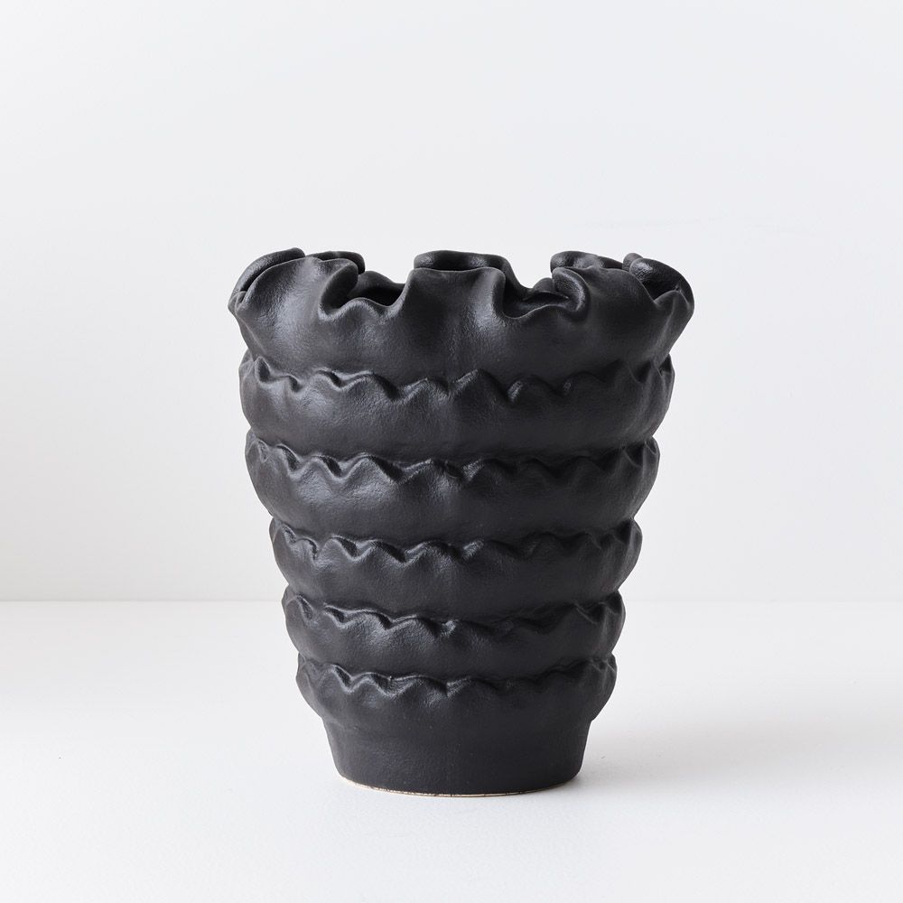 Sharne Pot - Matt Black - 19cmh