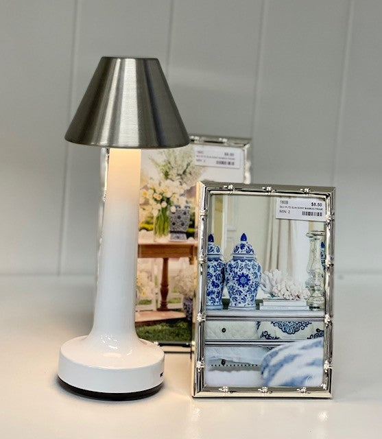 Sw - Usb Lamp White Base W/Silver Shade