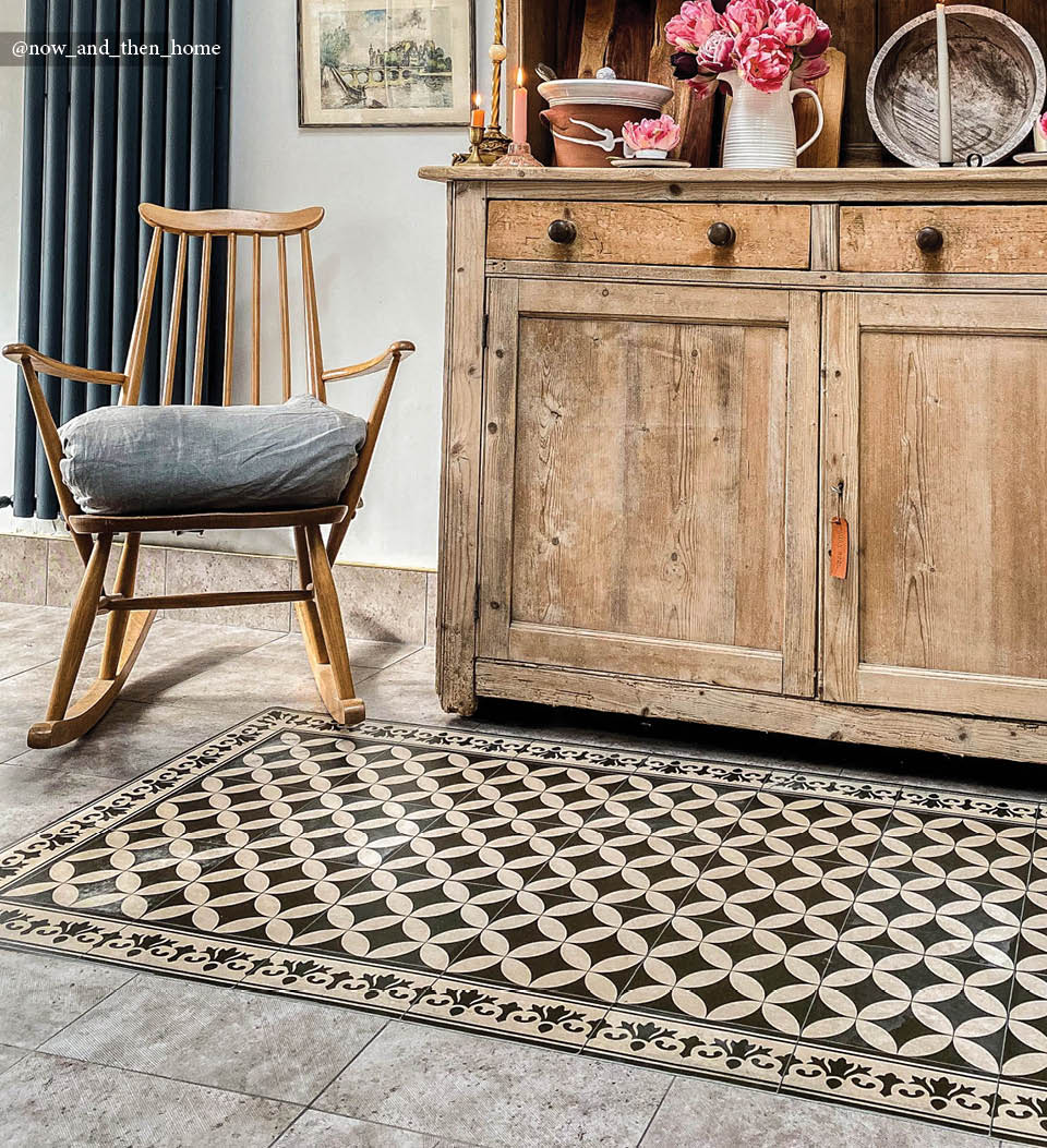 Sofi Classic vinyl rug in kitchen