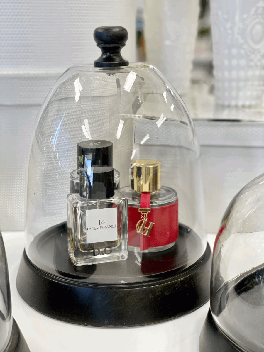 165B - Black/Glass Closhe Cake Stnd Sml 21X20Cm