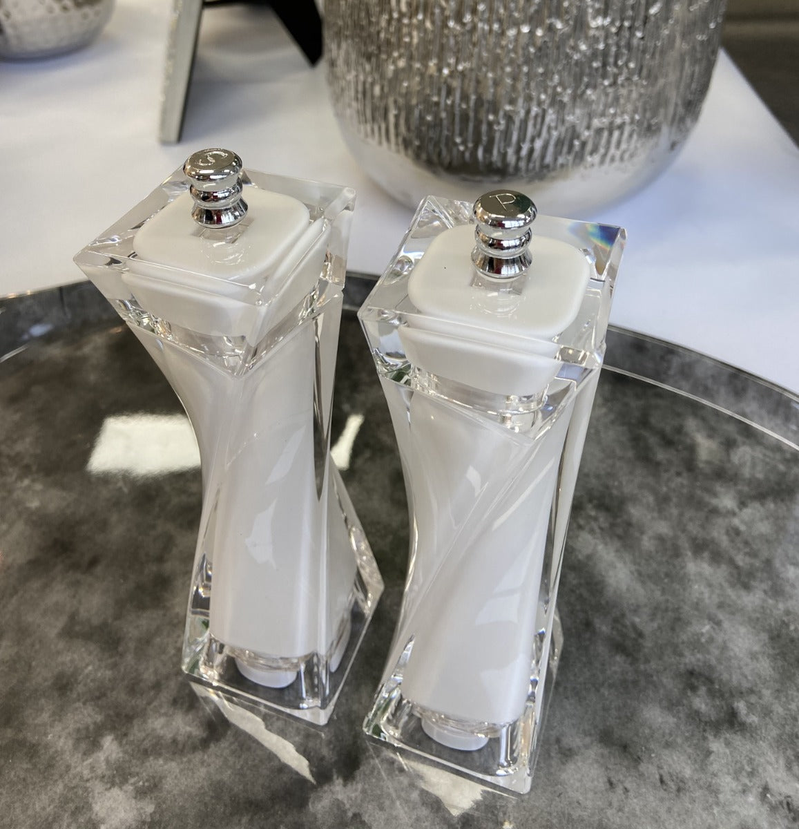 2728Wht - Wht & Transp Salt/Pepper Mill Set 16Cm