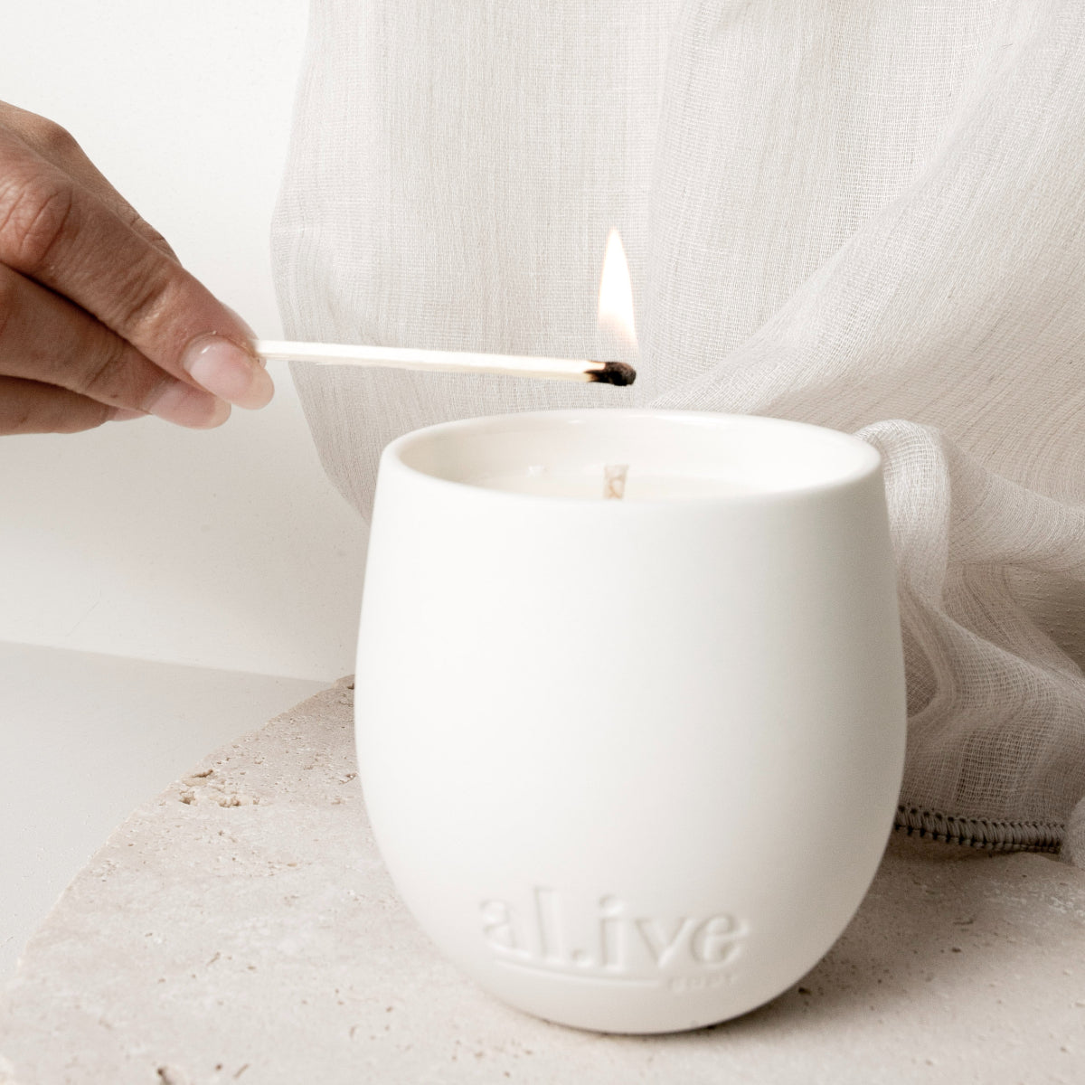 Alive Body Sweet Dewberry & Clove Soy Candle