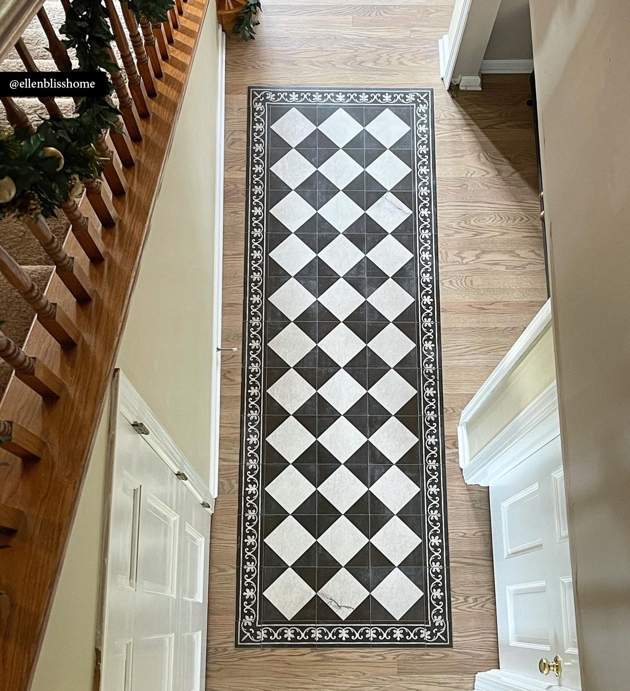 Gambit; Chess Antique, Vinyl Rug